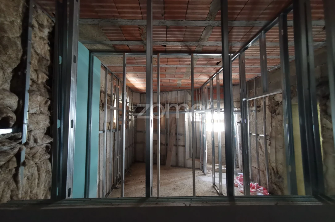 Apartamento T1 para Venda em Oliveira do Douro Foto 21