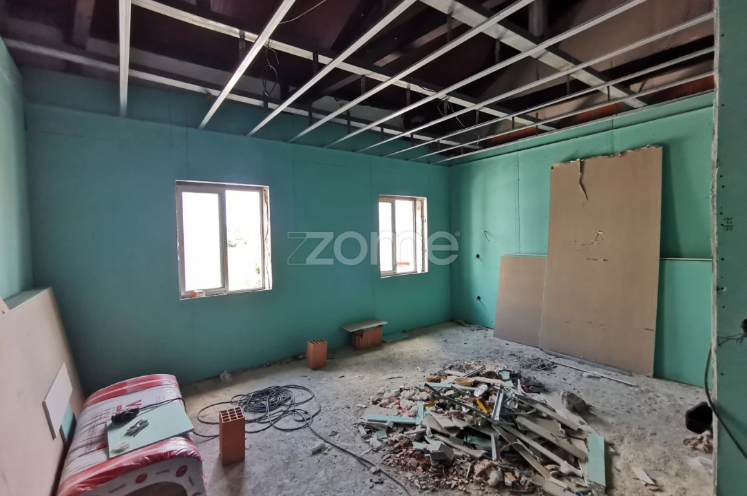 Apartamento T1 para Venda em Oliveira do Douro Foto 11