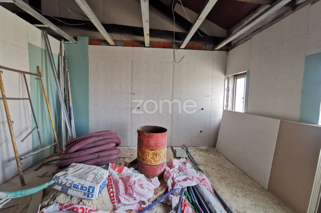 Apartamento T1 para Venda em Oliveira do Douro Foto 9