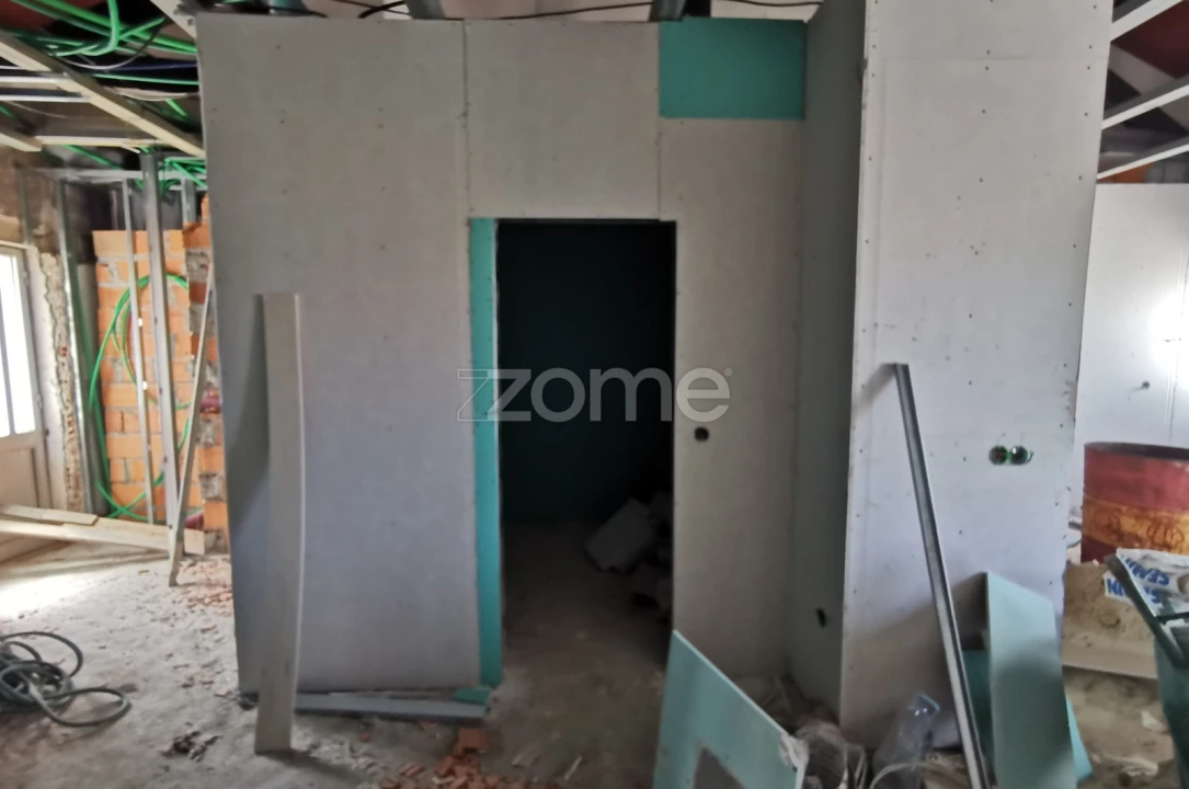 Apartamento T1 para Venda em Oliveira do Douro Foto 14