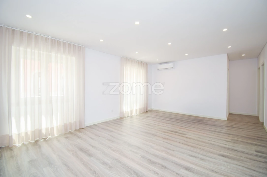 Apartamento T2 para Venda em Arroios Foto 2