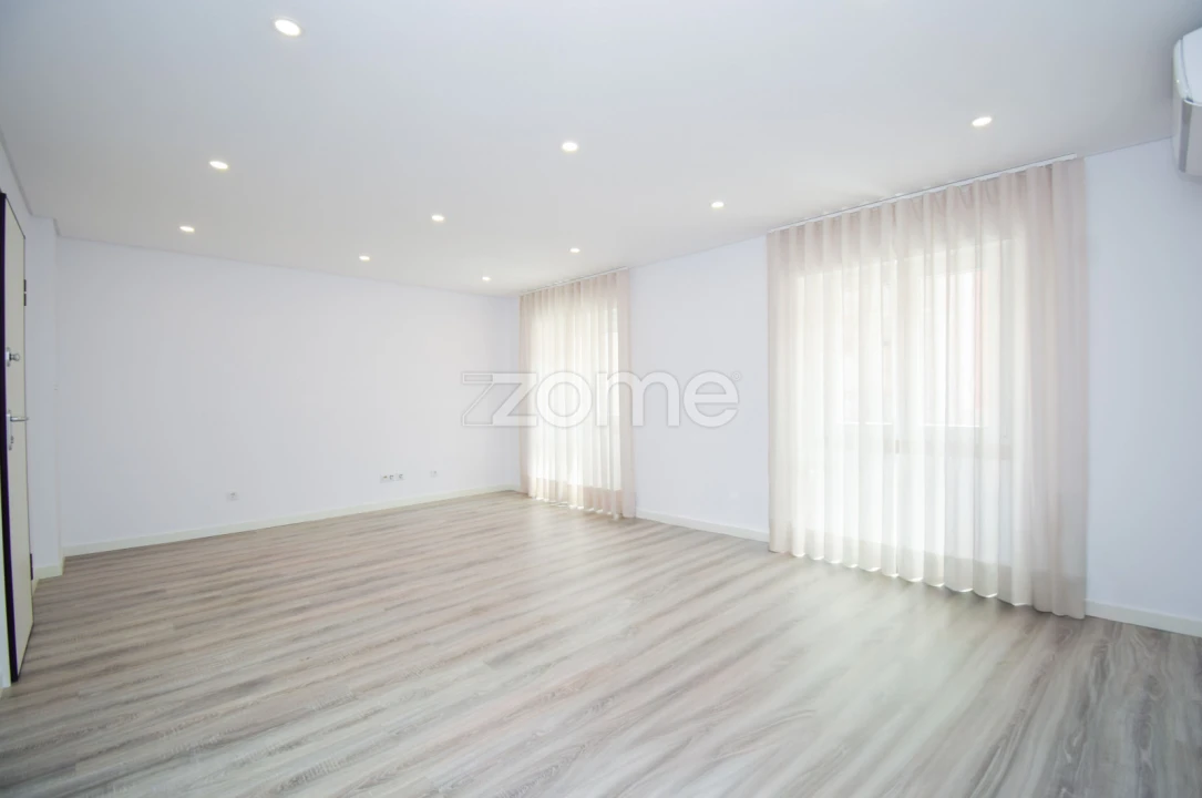 Apartamento T2 para Venda em Arroios Foto 3