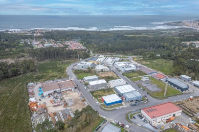 Terreno Comércio / Armazém para Venda em Ancora