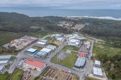 Terreno Comércio / Armazém para Venda em Ancora