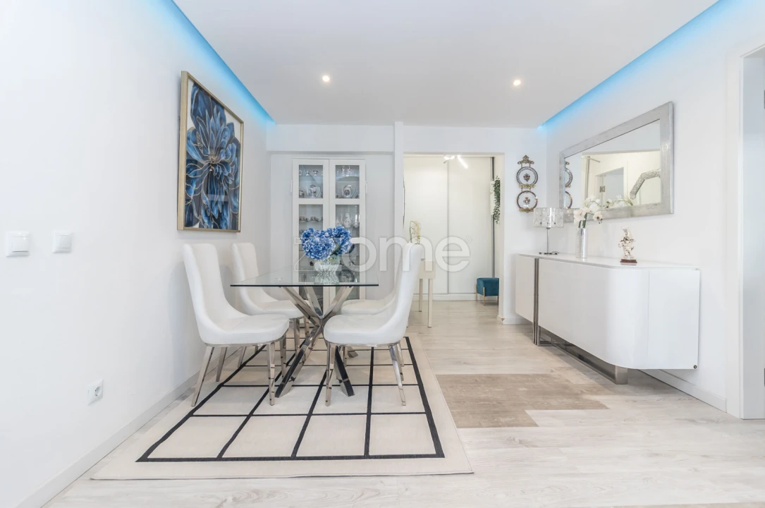 Apartamento T4 para Venda em Corroios Foto 4