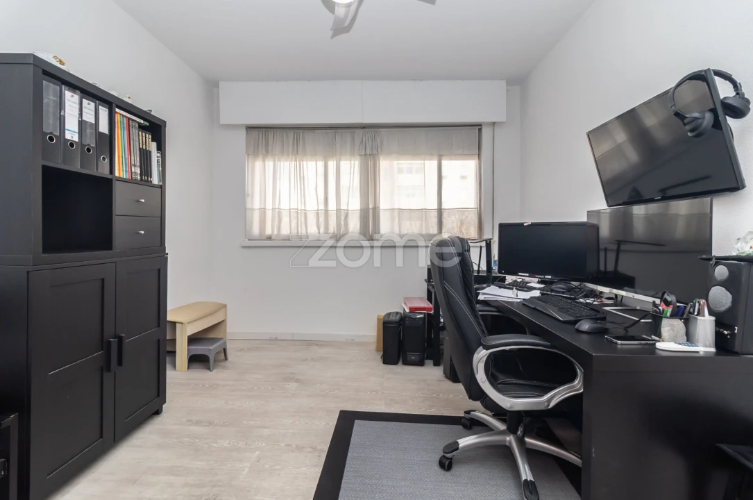 Apartamento T4 para Venda em Corroios Foto 11