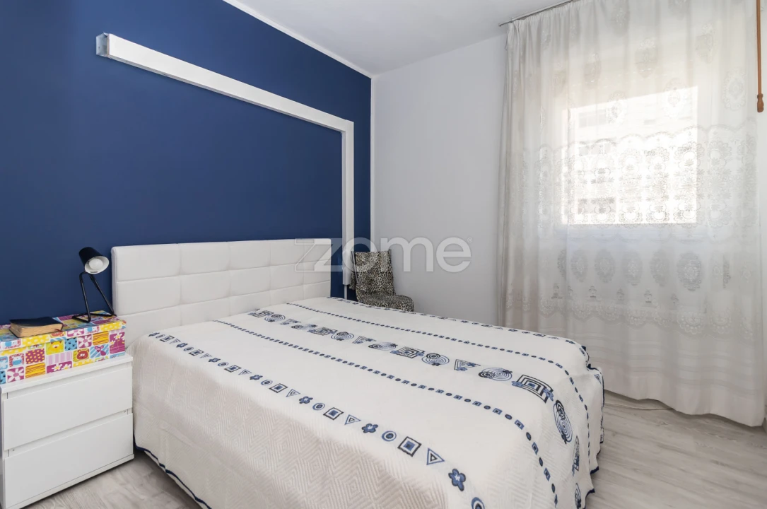 Apartamento T4 para Venda em Corroios Foto 12