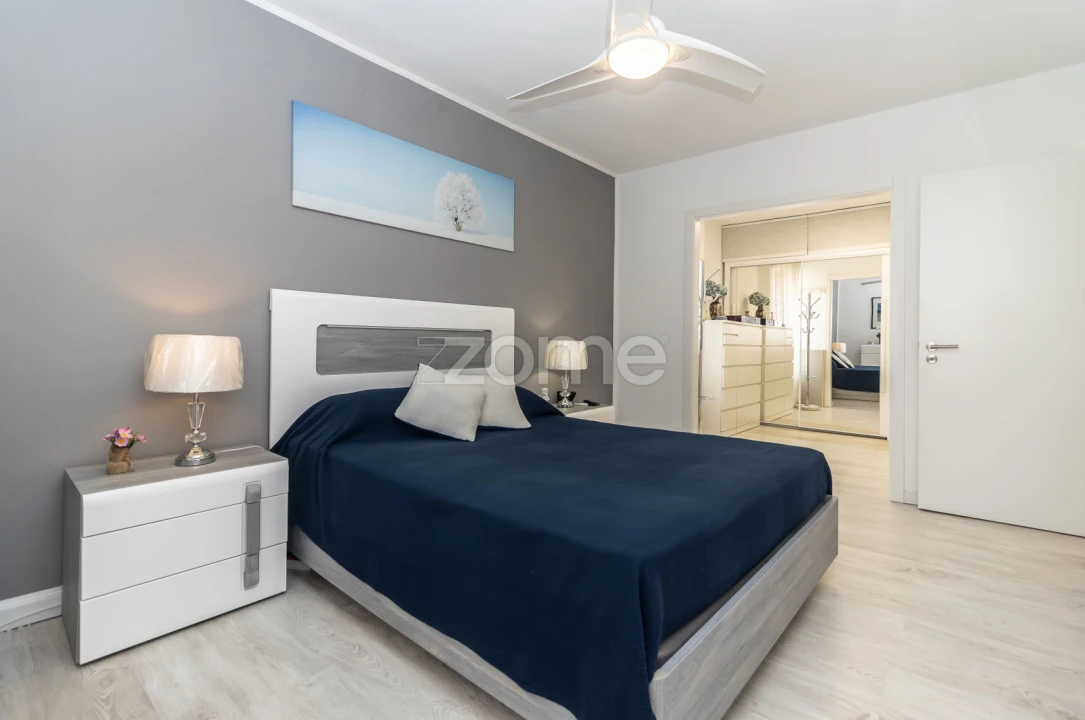 Apartamento T4 para Venda em Corroios Foto 15