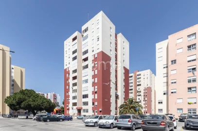 Apartamento T4 para Venda em Corroios