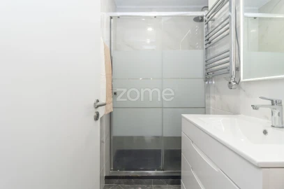 Apartamento T4 para Venda em Corroios