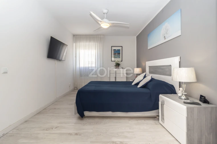 Apartamento T4 para Venda em Corroios Foto 16