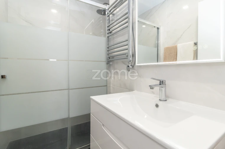 Apartamento T4 para Venda em Corroios Foto 18