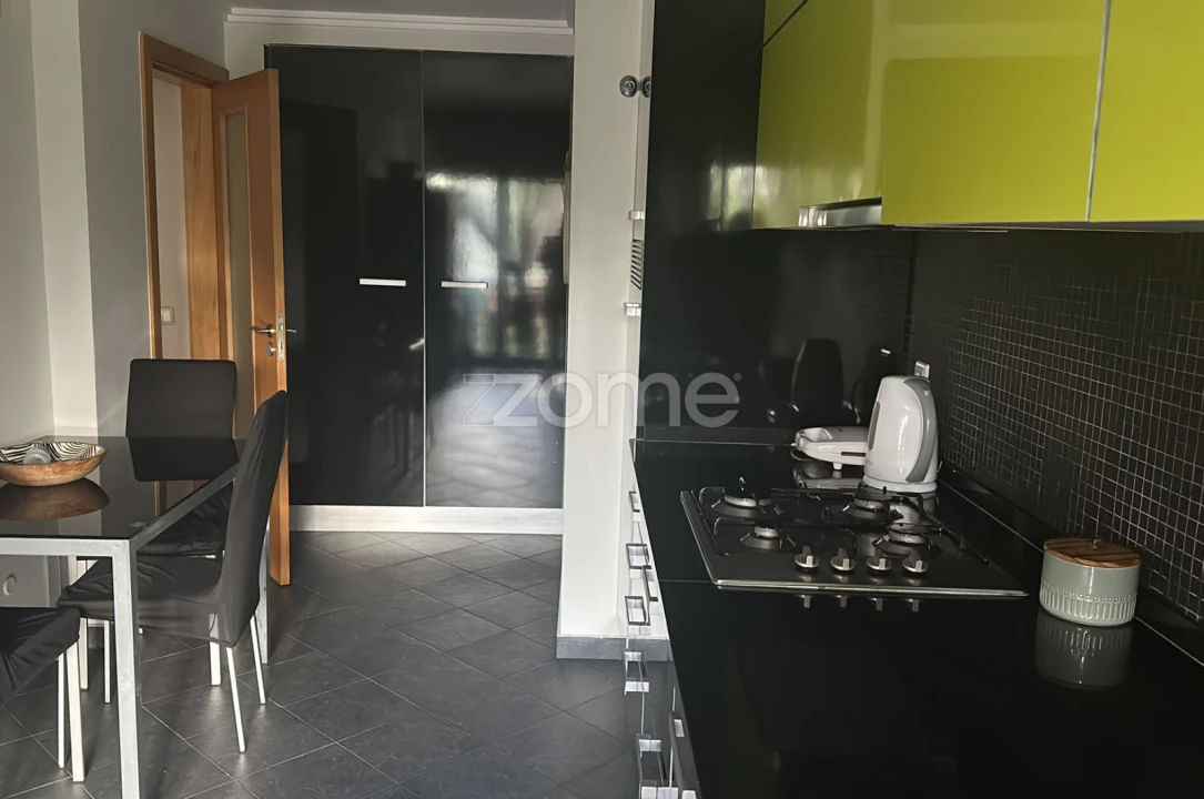 Apartamento T6 para Venda em Queluz e Belas Foto 6