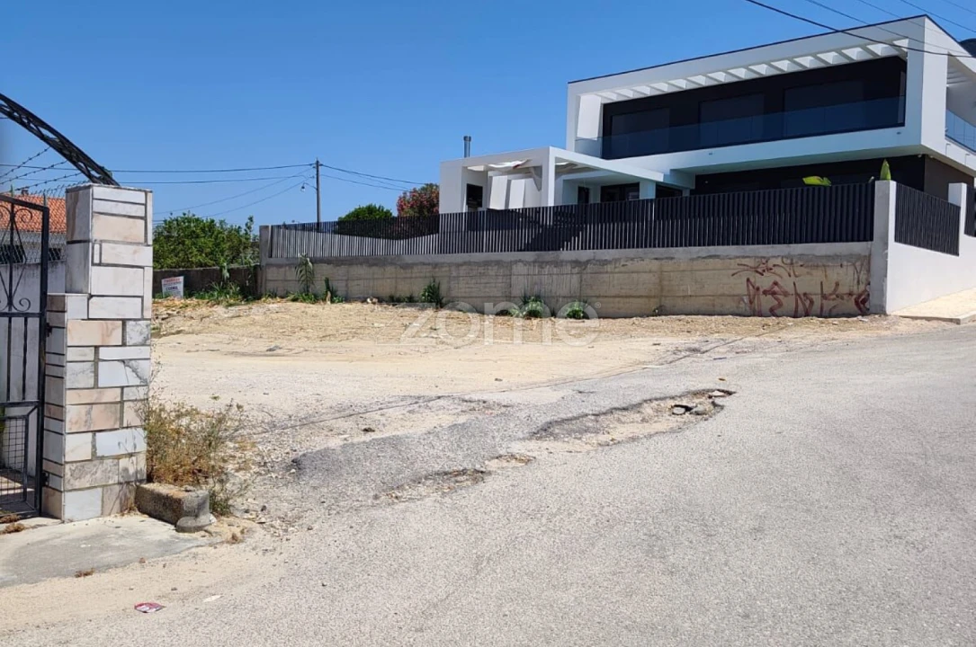 Terreno para Venda em Charneca de Caparica e Sobreda Foto 11