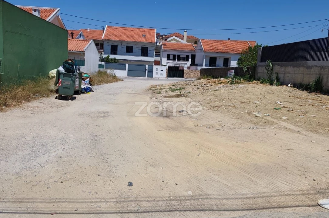 Terreno para Venda em Charneca de Caparica e Sobreda Foto 5