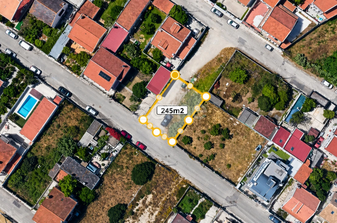 Terreno para Venda em Charneca de Caparica e Sobreda Foto 2