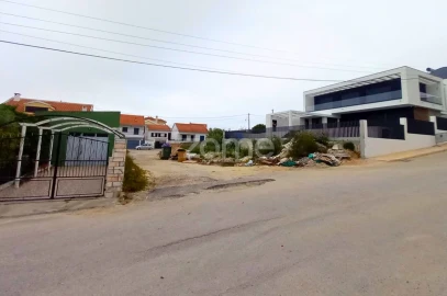 Terreno para Venda em Charneca de Caparica e Sobreda