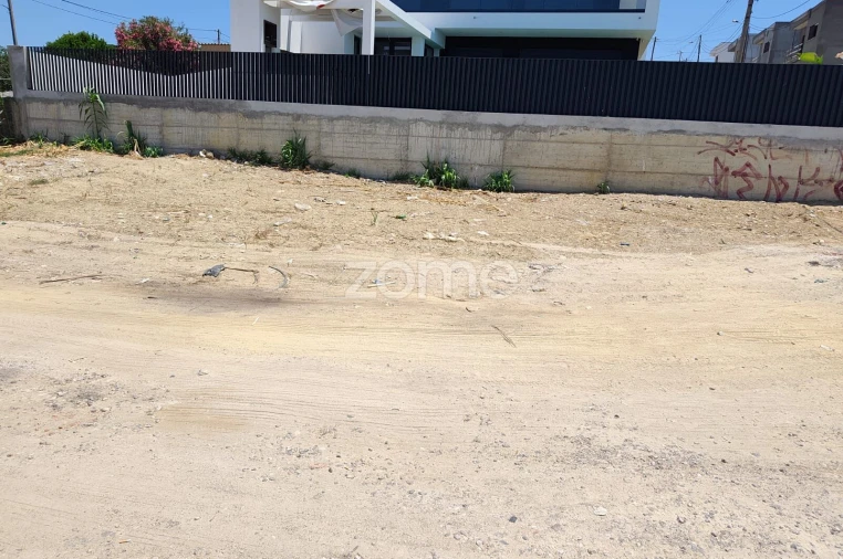 Terreno para Venda em Charneca de Caparica e Sobreda Foto 9