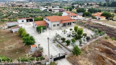 Moradia T4 para Venda em Valpaços e Sanfins