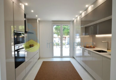 Moradia T3 para Venda em Quarteira