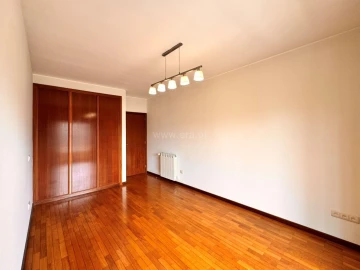 Apartamento T2 para Venda em Gulpilhares e Valadares