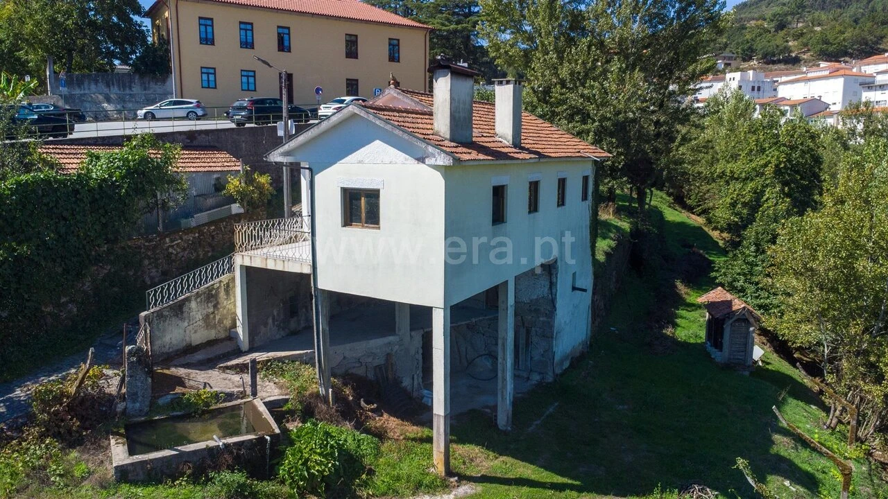 Moradia T3 para Venda em Campelo e Ovil Foto 1
