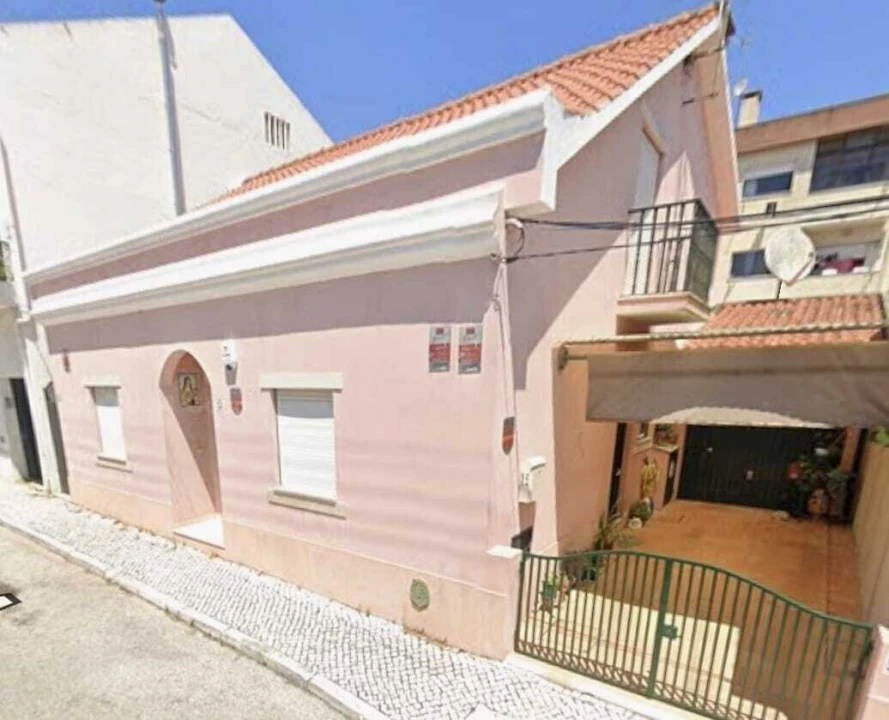 Moradia T5 para Venda em Nossa Sra de Fatima Foto 1