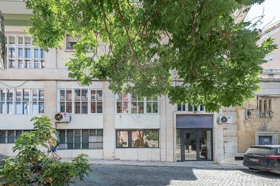 Armazém para Arrendamento em Avenidas Novas