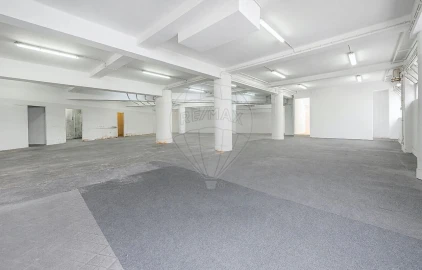 Armazém para Arrendamento em Avenidas Novas