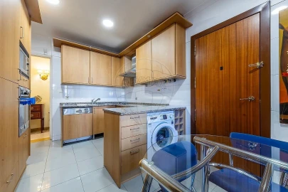 Apartamento T4 para Venda em Avenidas Novas