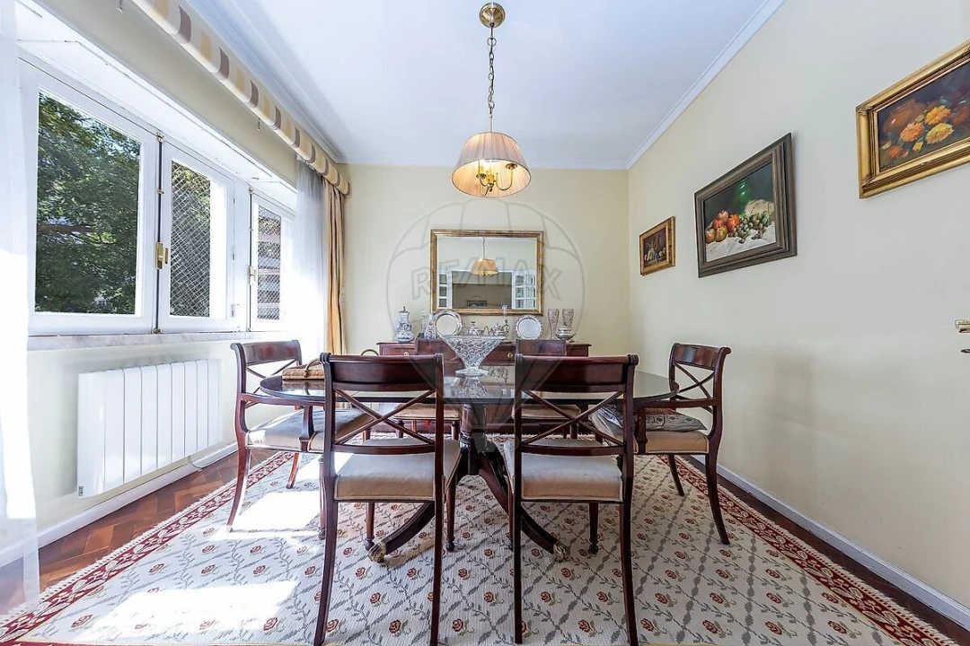 Apartamento T4 para Venda em Avenidas Novas Foto 2
