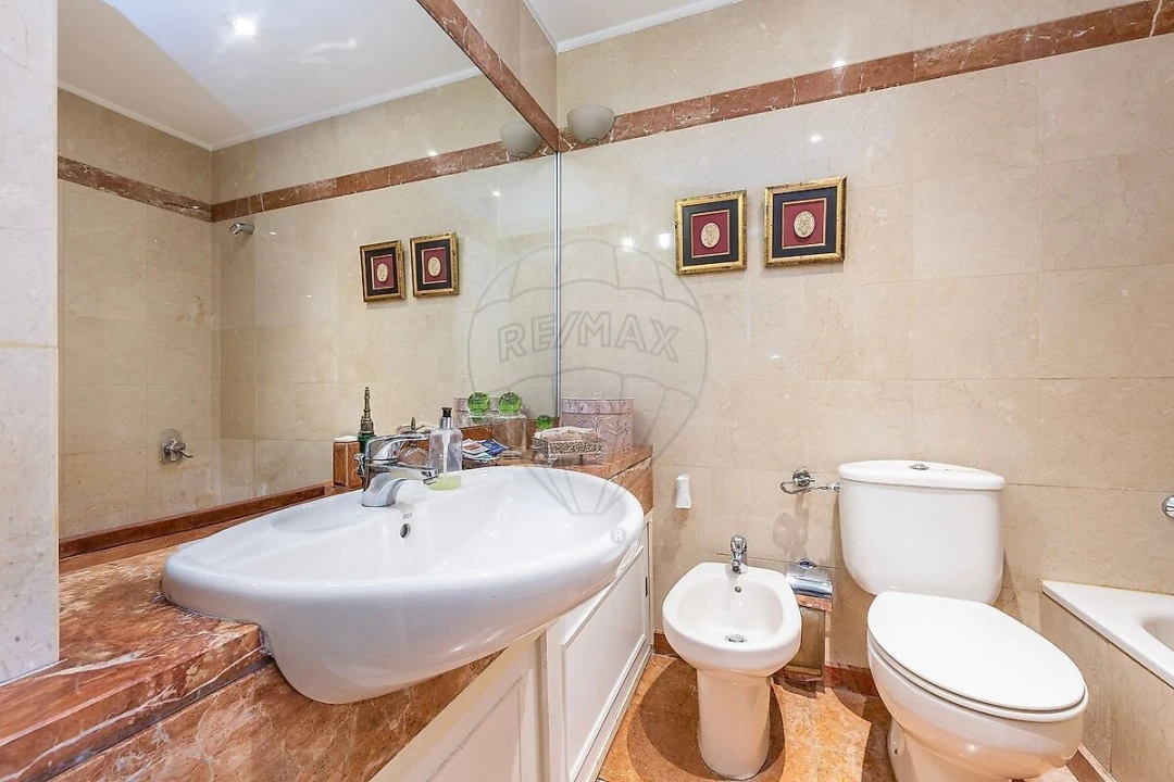 Apartamento T4 para Venda em Avenidas Novas Foto 18