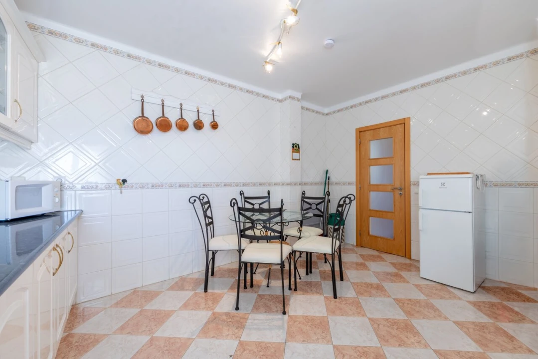 Apartamento T4 para Venda em Quarteira Foto 15