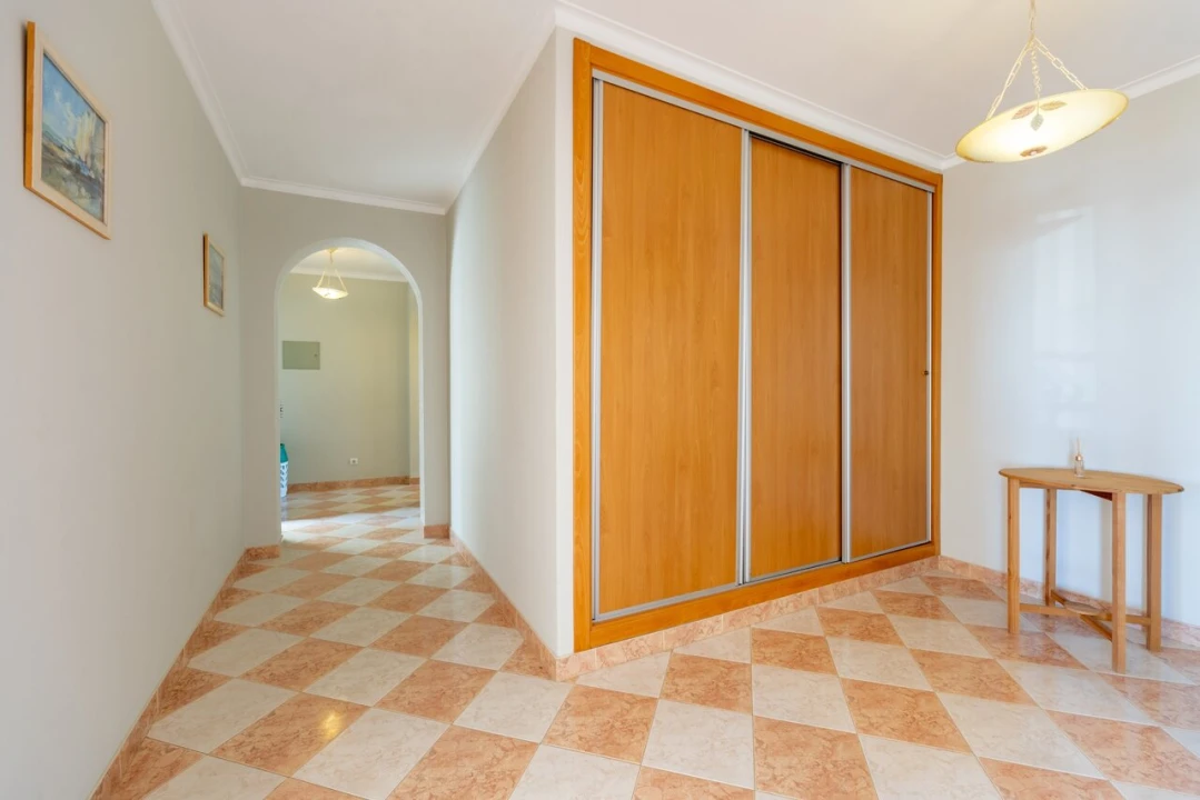 Apartamento T4 para Venda em Quarteira Foto 17
