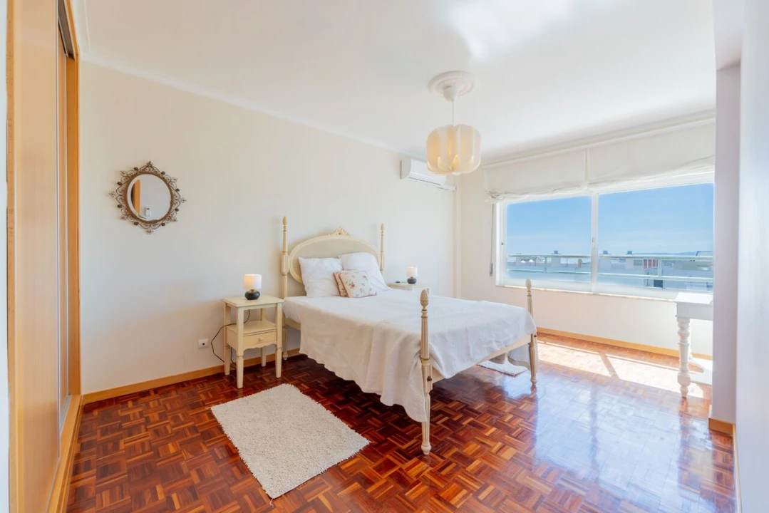 Apartamento T4 para Venda em Quarteira Foto 18