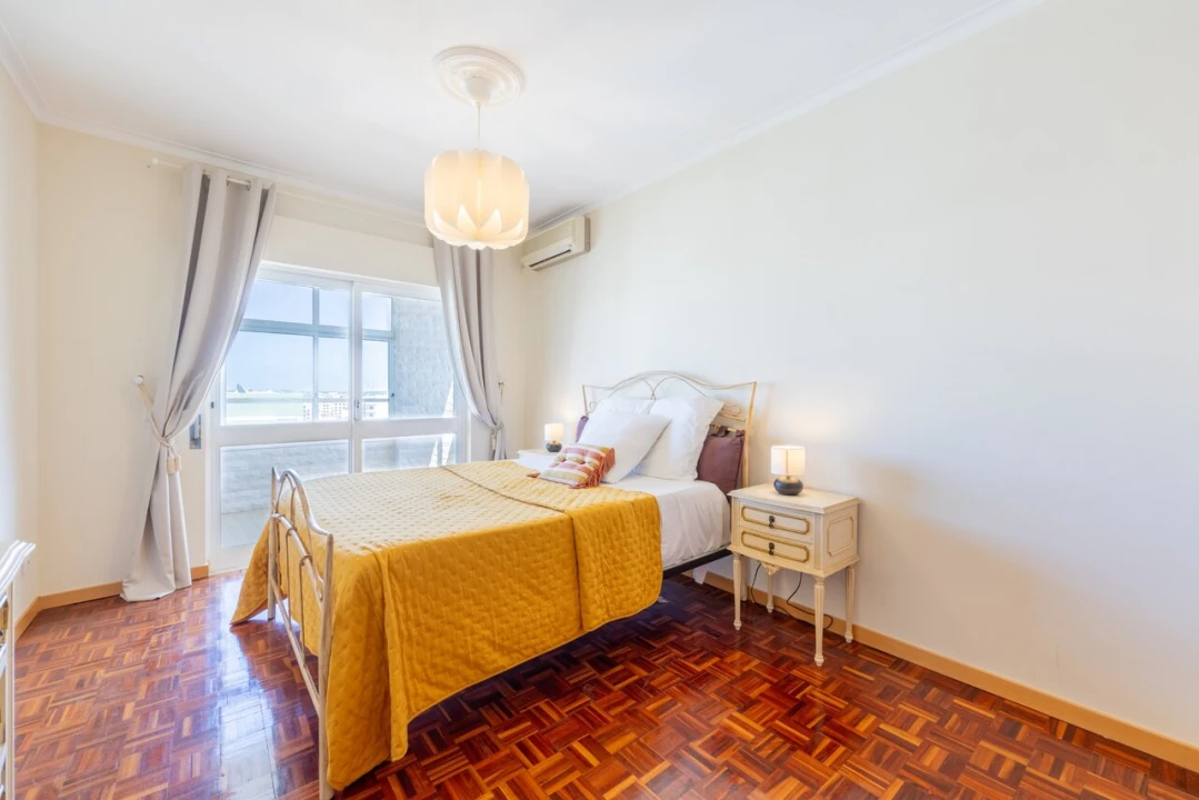 Apartamento T4 para Venda em Quarteira Foto 23