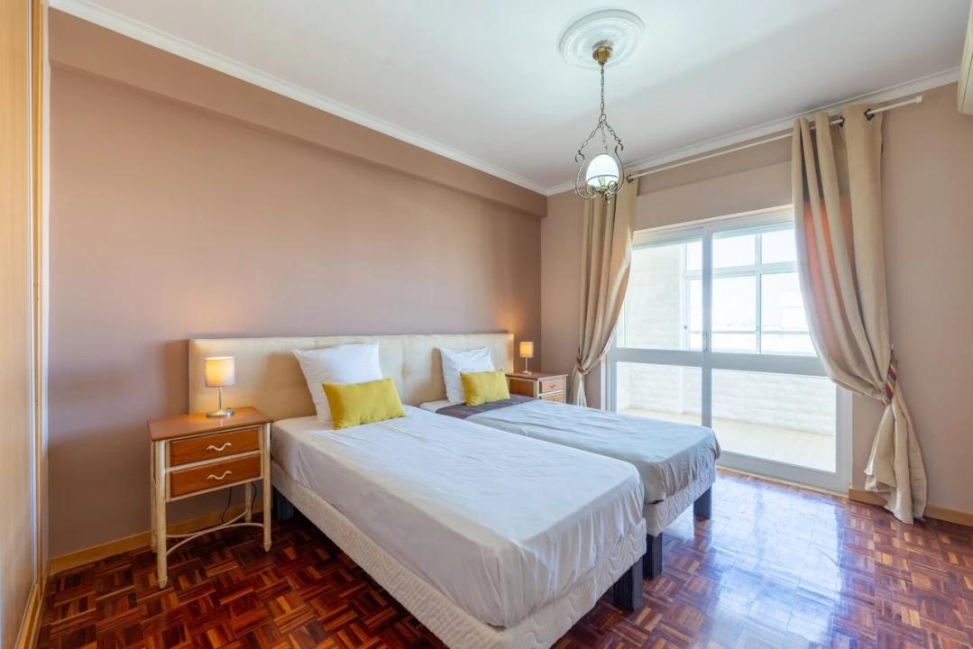 Apartamento T4 para Venda em Quarteira Foto 26