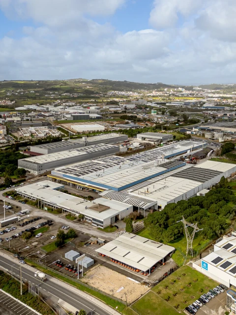 Armazém para Venda em Carregado e Cadafais