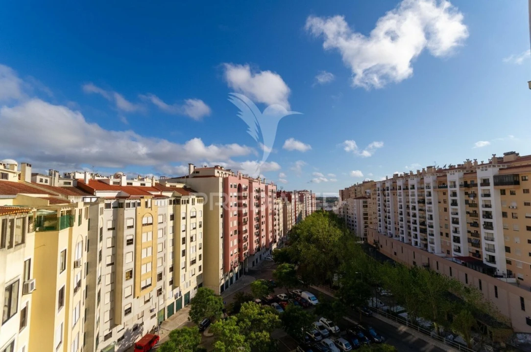 Apartamento T3 para Venda em Massamá e Monte Abraão Foto 13