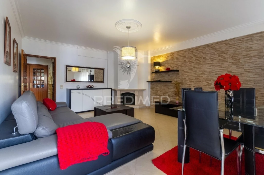 Apartamento T3 para Venda em Massamá e Monte Abraão Foto 2