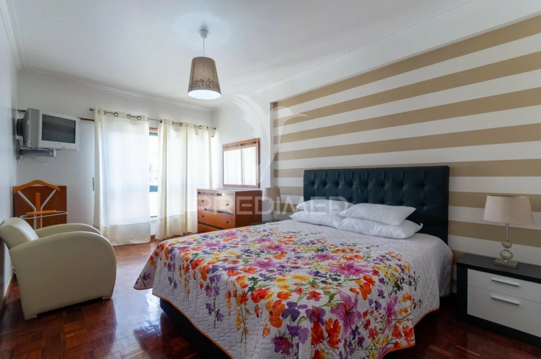 Apartamento T3 para Venda em Massamá e Monte Abraão Foto 12