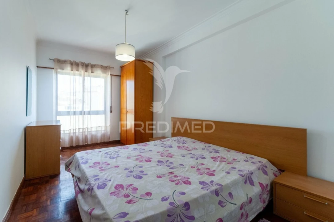 Apartamento T3 para Venda em Massamá e Monte Abraão Foto 9
