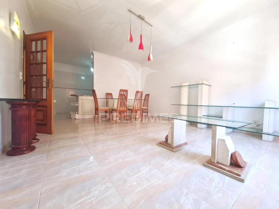 Apartamento T2 para Venda em Algueirão-Mem Martins Foto 4