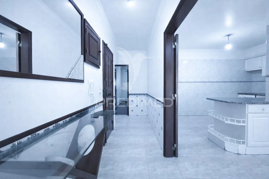 Apartamento T2 para Venda em Algueirão-Mem Martins Foto 2