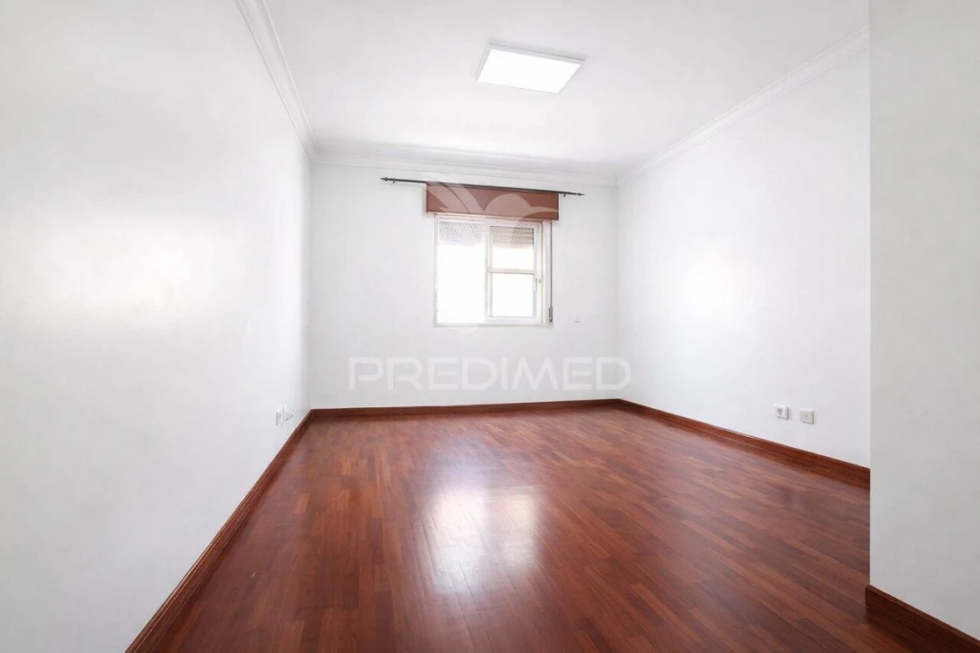 Apartamento T2 para Venda em Algueirão-Mem Martins Foto 8