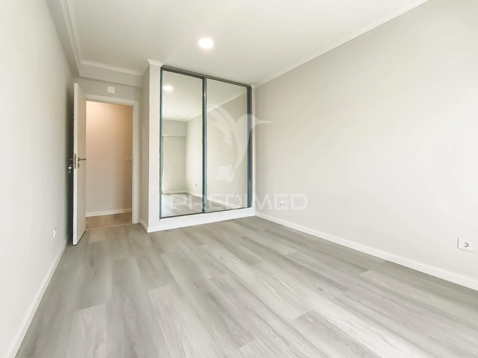 Apartamento T4 para Venda em Amora Foto 14