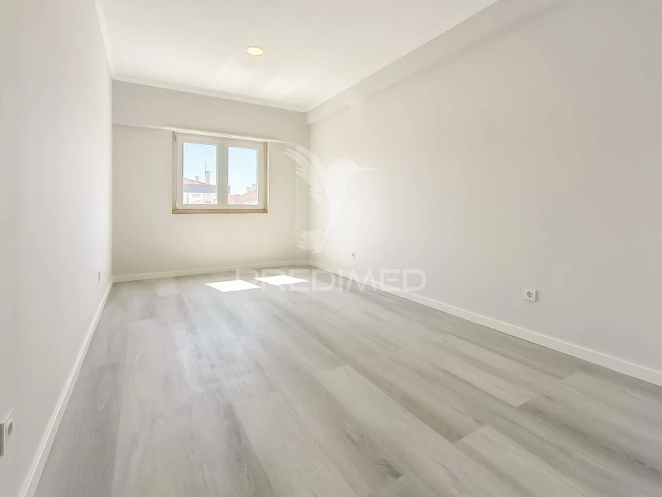 Apartamento T4 para Venda em Amora Foto 26