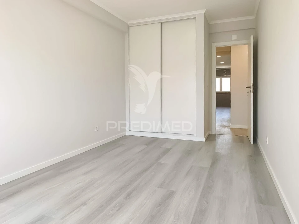 Apartamento T4 para Venda em Amora Foto 12