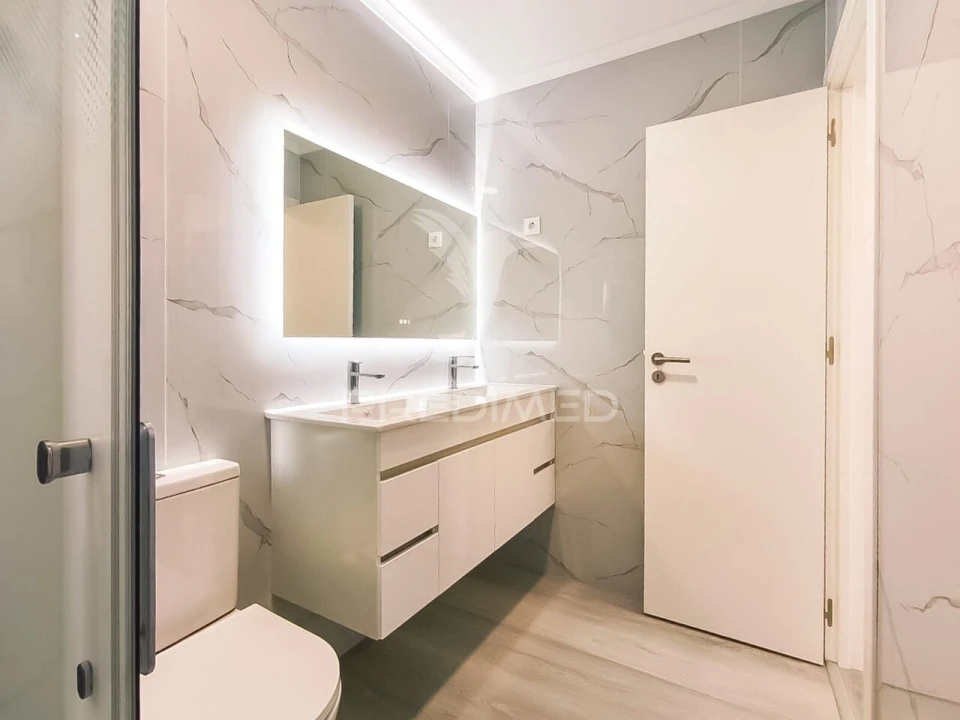 Apartamento T4 para Venda em Amora Foto 28