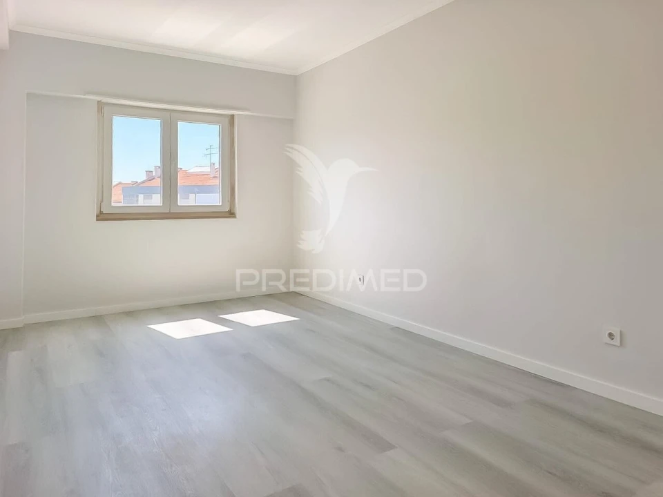Apartamento T4 para Venda em Amora Foto 16